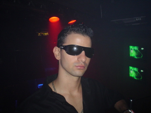 Tony Mafia. Label Owner & Manager, DJ/Producer & Remixer, born in Colombia. Got Releases in Techno Addicts, Natural Feelings, Mufon Records and more.