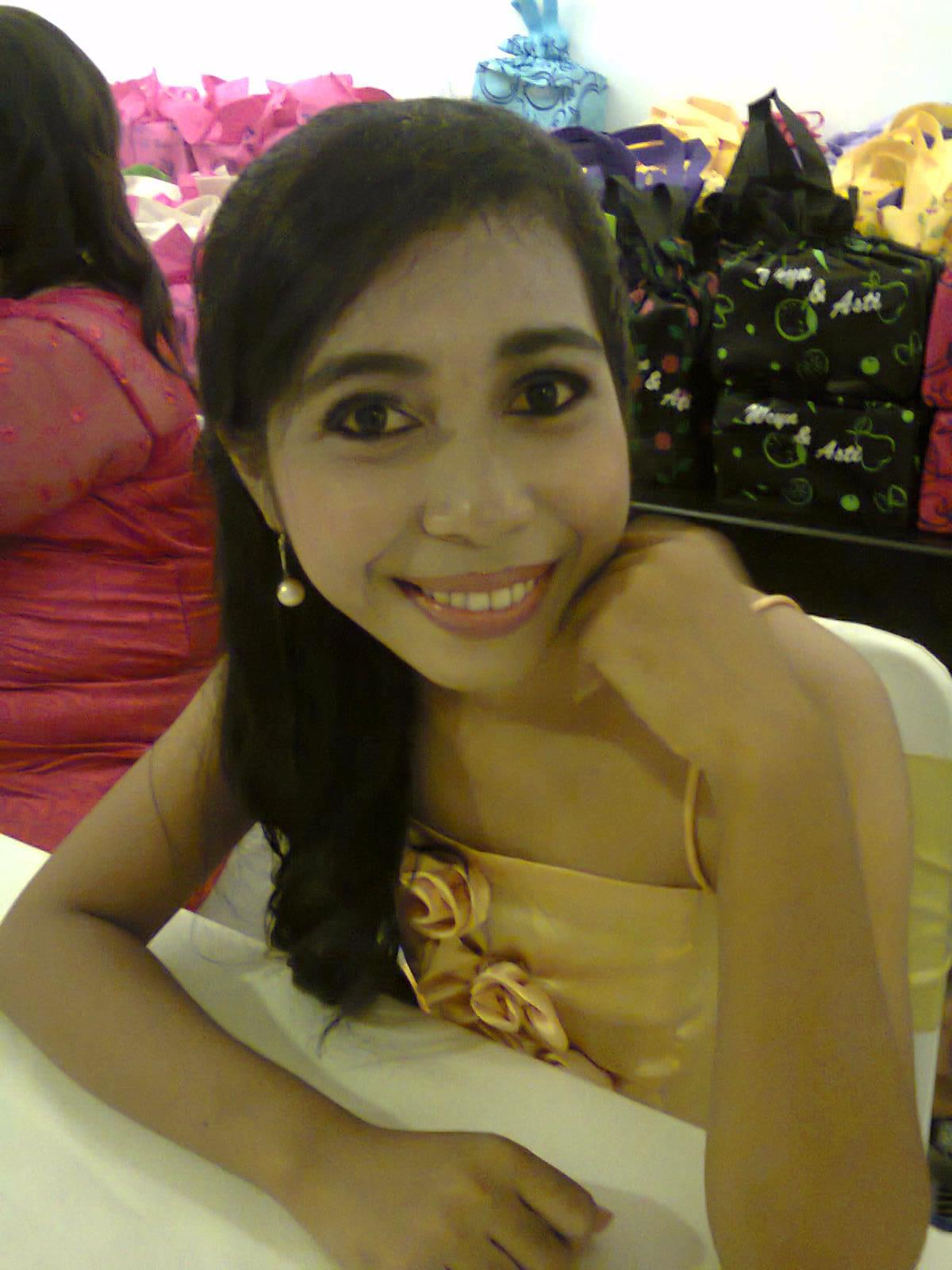 IrathuManest's profile picture. Follow me . . . :)