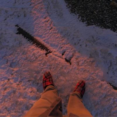 edwardings's profile picture. think rather than only follow.