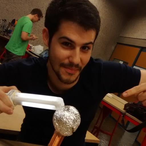 Shiul93's profile picture. Intento de guitarrista, ingeniero informático. Record de proyectos humeantes en @brico_labs https://t.co/fgxFxJ39wg
