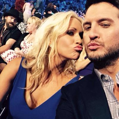 luke bryan favorited my tweet suck it