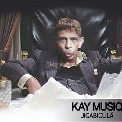 Vic223305's profile picture. 