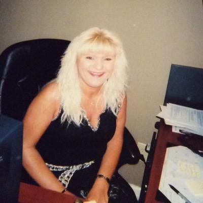 tcknives's profile picture. We buy and sell fine collectible cutlery, check out our exclusive Queen Cutlery Swayback jack!