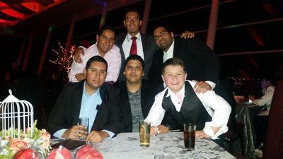 Licenciado en administración, fiestero, amigable