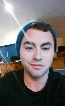 mikaldhoo's profile picture. 