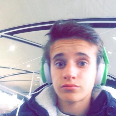 insta ➕  thomasgillot➕