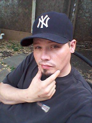 Names ... B .... easy out goin' dude that just enjoys life and music ... like to work on cars I'm a musician love the sound of my guitar... also my piano.