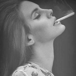 Me gusta estar sola.No me gusta comer.No me gusta vivir.