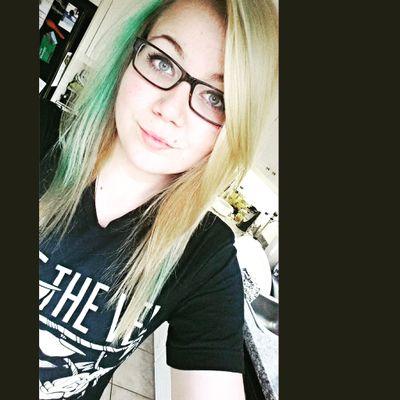 dariapowers's profile picture. I like cats, pot and music. My talents include: burping, quoting cartoons, and staying awake for days on end. I'm simply lost in my own mind. #teamfollowback