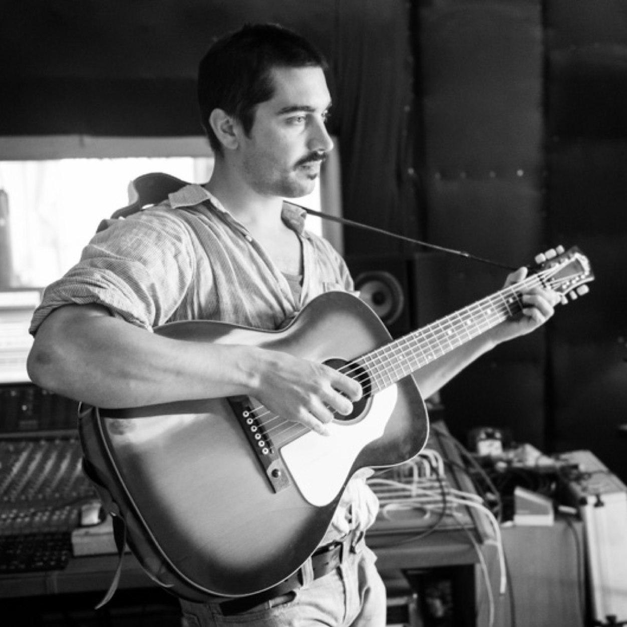 almakesmusic's profile picture. Owner and Producer @parkstudiosjq singer & writer of songs https://t.co/fcgkaHmw2Q and lecturer of Music at BCU