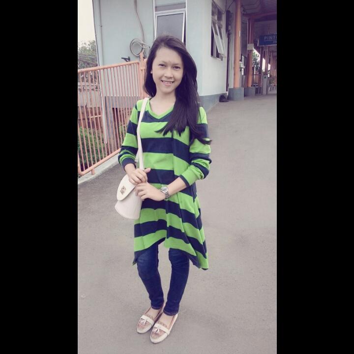 putri_ucie's profile picture. I miss you mam&dad :'*