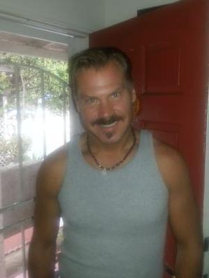 R_VanDyck's profile picture. San Diego bartender extrodinaire, master of ceremonies, over all fun guy