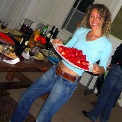 Nutritional Therapist, paleo foodie, yoga lover. Soul searching globetrotter (42 countries/146 cities), studying psychoneuroimmunology, Nikken Consultant