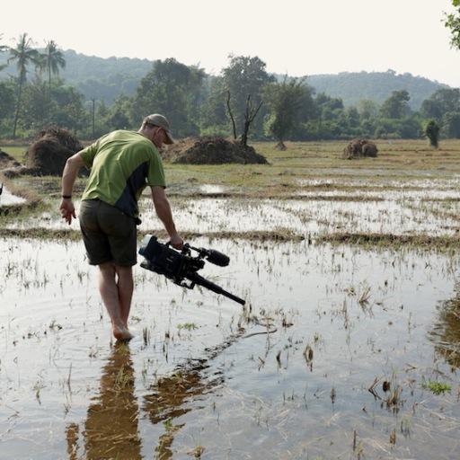 Natural history and sync cameraman. Urban wildlife gardener. Likes rock climbing and floating on rivers.