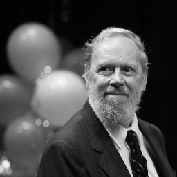 yazilimcinin1i's profile picture. 10 çeşit insan vardır binary bilenler ve düzgün sosyal hayatı olanlar