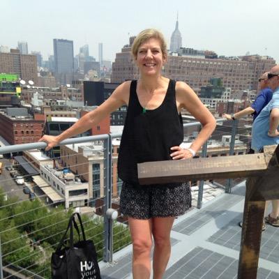 dianatully1's profile picture. 