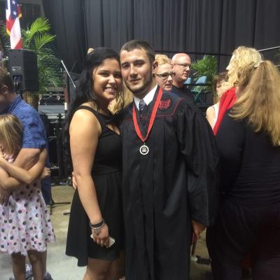 ComReams's profile picture. find beauty in the chaos