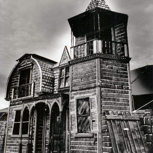 Hauntrepreneurs® specializes in design and consulting for dark themed attractions. Using a storyline as a road map, designs the experience from the inside out.