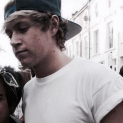 I gave you a follow cause I'm nice :)