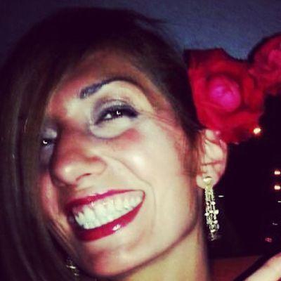 debodeste86's profile picture. Le cicatrici sono aperture attraverso le quali un essere entra nella solitudine dell'altro. 
Frida Khalo