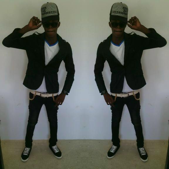 Roxzzyg@yahoo.comAm a young raper with zeel of any performance!!!! YMCMB (aka young wig @roxzzyG.com also am a great dancer.... Youngroxzyygreat@gmail.com