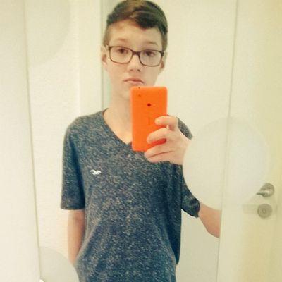 YouTube:Aron.Becker13Years
Longboarden 
Skater 
Chiller.  GAY