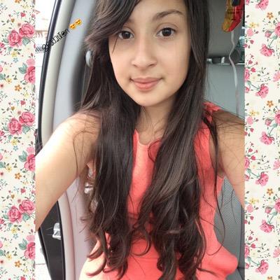 Hi I'm Andrea , Follow Me