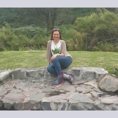 Mujer, hija, amiga, madre y empresaria. Escorpión 100% y fiel creyente en el amor. ®