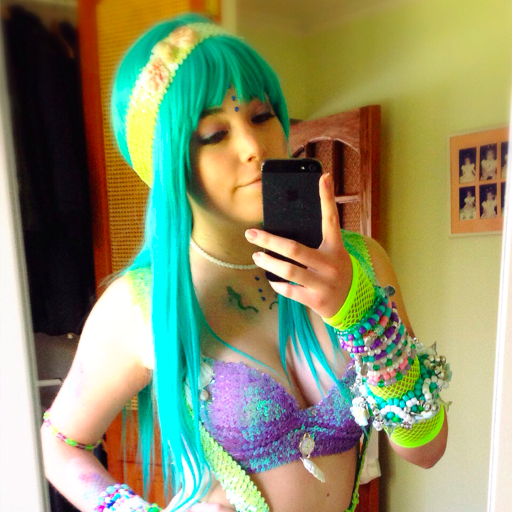 Caterpillar_xo's profile picture. Pilar Sofia // 22 years old // R△VER // Chilean Rave Princess ♔ // estudiante #UDD ciencias políticas y políticas públicas