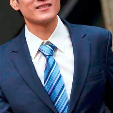 annieandfred's profile picture. Capsule wardrobes for professional men | Minimum number of essential pieces | All in coordinated colours