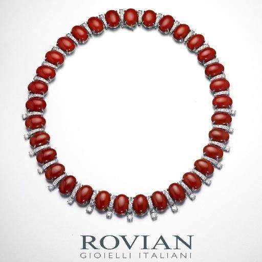 Rovian is a leading producer in the manufacturing of coral and shell- cameos jewels. The firm produces exclusive jewelry set in coral and other preciuos stones.