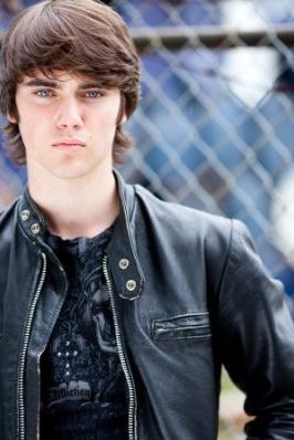 cameronbright32's profile picture. 