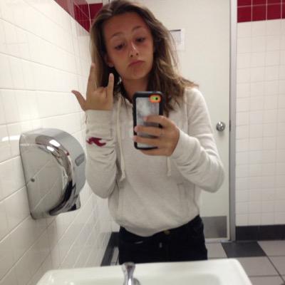 leighanalogan's profile picture. 