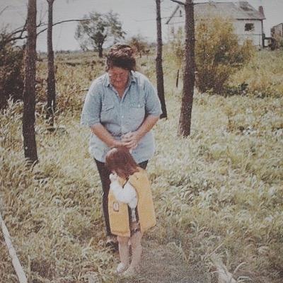 DanaMar03's profile picture. Sentir en un mundo tan triste es un milagro.