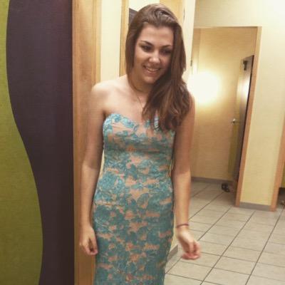 I sing. That's pretty much it. RT and fav stuff for a follow back, turn on my notifs