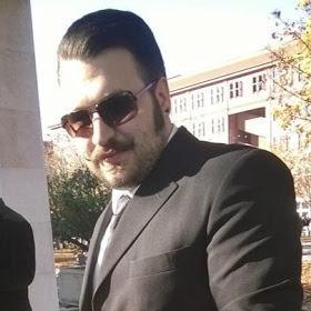 #psychology and #communication student, really untalented #comedian, #webdesigner, #musician,  #conflictmanager