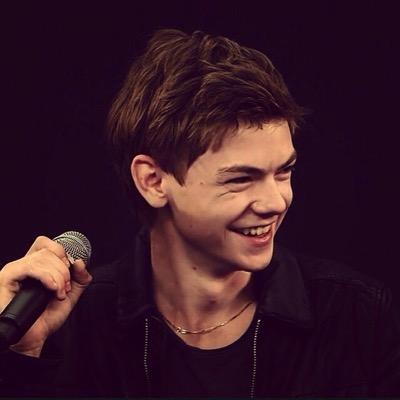 anyaesthetics's profile picture. requests are open! {willing to do both personal and fandom aesthetics} •dms are open•