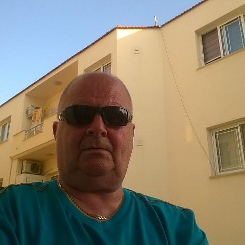 Warehouse worker at EDPA, Man Utd and The Wakes supporter