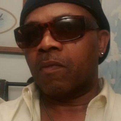 . Hairdresser for 35 years majored in Cosmetology @Simeon, Chicago. #ChefDrayday808 Culinary Arts major and graduate. BA.SMSU. Recently retired.