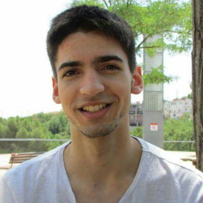 Estudiant de Matemàtiques i Enginyeria Informàtica a la UPC. Si em trobeu dormint al tren, desperteu-me, encara em passaré Plaça Espanya.
