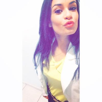 Gaby_honoratto's profile picture. 1.5 years PR. A vida é tão curta, então curta enquanto a tempo. ✌️ snap: gaby-honoratto