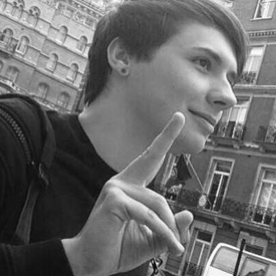 danisaweeb's profile picture. free follow from @howellirony