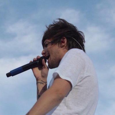 hi i gave you a free follow and it would mean a lot if you could follow @tomIinsons x