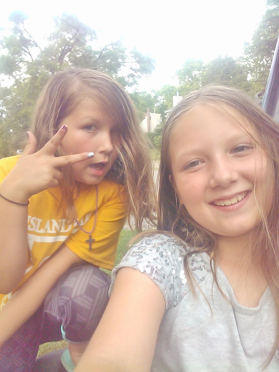 gianopouloscats's profile picture. Everyday i have amazing adventures with my sister and friends! I also never fail to not tweet about them!!! If you want someone interesting to follow, im #1 (: