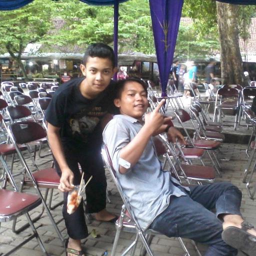 ...Jika suatu saat sedang di bundaran lima, sila singgah di graha raflesia.mungkin segelas air bisa menyejukan & mengakrabkan kita.... UnderThe same sky ' Http: