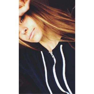 amandineleroy21's profile picture. 