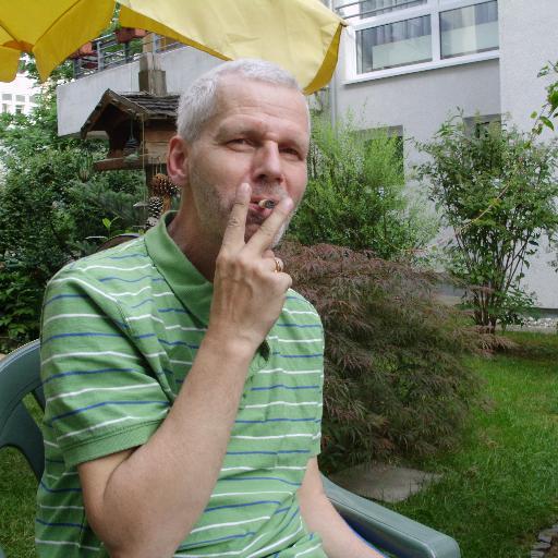 Gay - mann
Grafikdesigner
Behindert seit 02