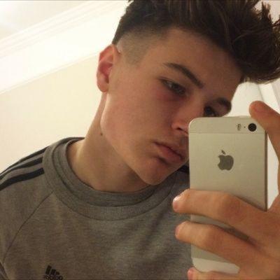 Loic_rpgitr's profile picture. si ta jambe gauche était le déjeuner et ta jambe droite le dîner, je mangerai entre les repas