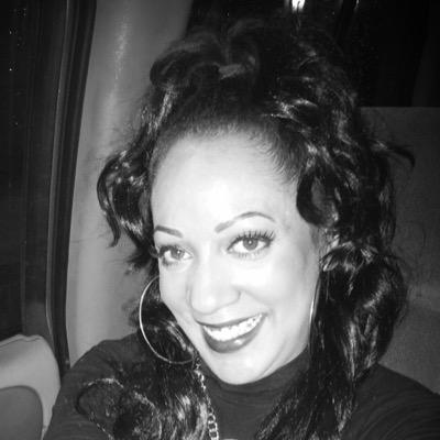 Hate me or love me.....im still smiling