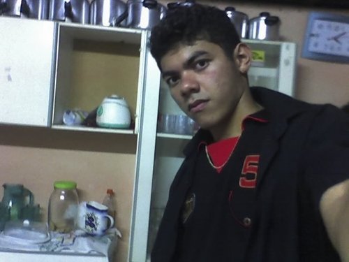 cansado aff quero q chegue  logo o fim de semana de novo